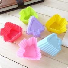  12 részes színes szilikon muffin sütőforma - fenyőfa sütés és főzés
