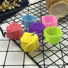 12 részes színes szilikon muffin sütőforma - rózsa forma sütés és főzés