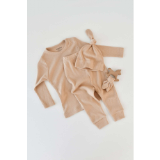  3 részes készlet: hosszú ujjú blúz, hosszú nadrág és organikus és modális pamut sapka - Salmon BabyCosy (Méret: 9-12 hónap)