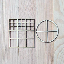  Ablakok, 2 db. Szögletes mérete: 65x74 mm, kerek átmérője: 57 mm dekorációs kellék