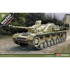  Academy StuG IV Sd.Kfz. 167 Early Ver. 1:35 (13522) makett
