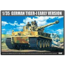 Academy Tiger I Early Interior 1: 35 (13239) makett