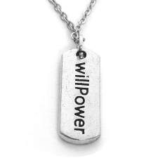  AKARATERŐ (2) medál lánccal vagy kulcstartóval medál