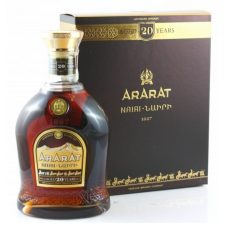  Ararat Nairi 20 years 0,7  40% pdd. konyak, brandy