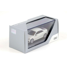 Audi A5 Coupé 2017 modell autó 1:43 Glacier White makett