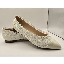  Bata Krém Színű Lakkbőr Balerina női cipő