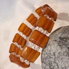  Borostyán karkötő 1,5 cm-es, antik ékszer modern formában karkötő