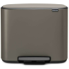  Brabantia Bo Pedal Bin pedálos hulladékgyűjtő szagmentesen záródó Soft-Close fedél, műanyag tartály, 36L - R méret, acél, platinaszürke - 121449