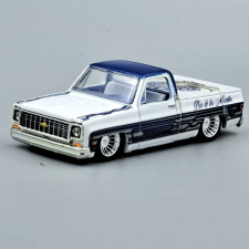 Chevrolet Custom Deluxe 10 1973 1:64 makett