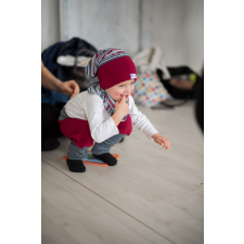  Csősapka, vékony4csík, bordó babasapka, sál