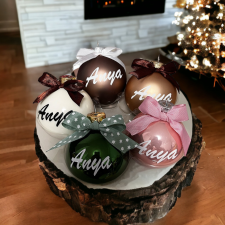 csucsajandek Névre szóló gömb karácsonyfadísz