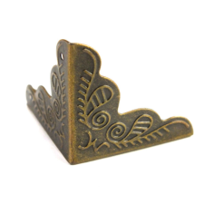 DC Fém sarokvédő 2,6cm x 2,6cm dekorációs kellék