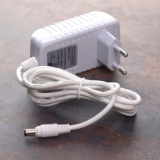 DELUX LED tápegység 30W 12V 2,5A IP20 adapter típusú, fehér DEL1648 villanyszerelés