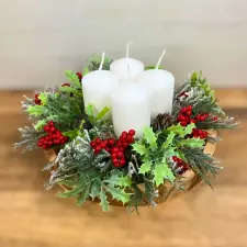  DIY – Télvarázs adventi dísz készítőcsomag (fehér gyertyákkal, piros bogyókkal) dekorációs kellék