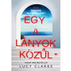  Egy a lányok közül