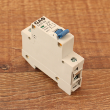 EverFlourish Hungary Kft. Kismegszakító 1P C 32A 4,5kA villanyszerelés