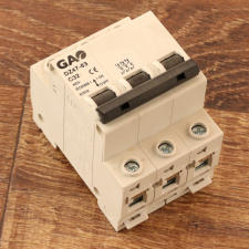 EverFlourish Hungary Kft. Kismegszakító 3P C 32A 4,5kA villanyszerelés