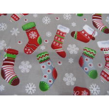 Fashion Szürke alapon karácsonyi zoknis anyag, német patchwork pamutvászon, 140cm/0,5m méteráru