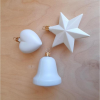  Fehér műanyag szett: szív, harang, csillag. Mérete: 6 cm