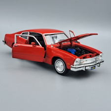  Ford Maverick 1974 1:24 Motor Max piros makett