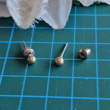  FÜL140 - Arany színű gömb beszúrós fülbevaló fém rögzítővel fülbevaló