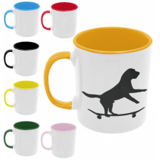  Gördeszkás kutya - Színes Bögre bögrék, csészék