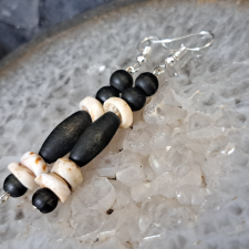  Gyöngyház és fa fülbevaló 5 cm-es fülbevaló