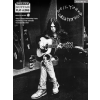 HAL LEONARD Neil Young: Deluxe Guitar Play-Along Volume 21