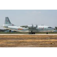  Hobby Boss Chinese Y-8 1:144 (83902) makett