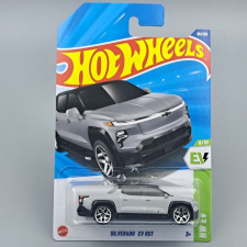 Hot Wheels - Chevy Silverdo EV RST autópálya és játékautó