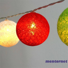IRIS Gömb alakú 6cm/színes fonott/4,5m/piros-fehér-zöld/30db LED-es/USB-s fénydekoráció karácsonyi dekoráció