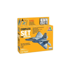 Italeri F-22 Raptor repülőgép makett 1:72 (72011) autópálya és játékautó