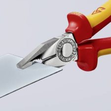 Knipex VDE kombinált fogó 180 mm, vágási érték: közepes/kemény huzal 3,4/2,2 mm, vörösréz/alumínium 12 mm, Knipex 03 06 180 (03 06 180 SB) fogó