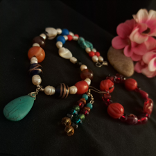  Korall, Türkinit és édesvízi gyöngy nyaklánc + fülbevaló + karkötő Ragyogj! ékszer szett