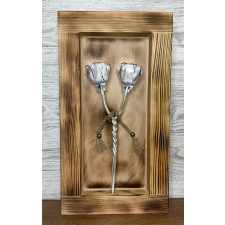  Kovácsoltvas csavart rózsapár BOROVI fenyőfa keretben - hófehér arany antik ajándéktárgy