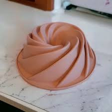  Kuglóf forma-örvény mintás, csővel edény