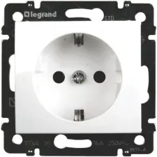 LEGRAND 774421 Valena 2P+F Csatlakozóaljzat Gyermekvédelemmel, Fehér villanyszerelés