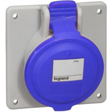LEGRAND P17 Tempra Pro Dafbe164k09 230V IP44 döntött aljzat 555186 villanyszerelés