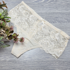 Lemila Magas derekú csipkés tanga 2XL, Test