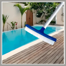 Leziter Medence tisztító kefe 26 cm medence kiegészítő