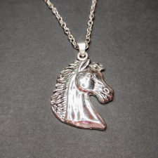  Lovas medál lánccal, ezüst színű nyaklánc