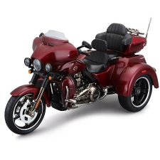 Maisto H-D Trikes 2021 CVO Tri Glide, metál piros (090159323372) makett