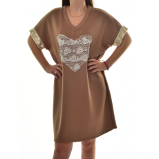 MB Collection női ruha/overál - Laza fazonú, v nyakú, elején szív alkú felvarrt csipke díszítéssel M25-1-20250403-10/T036