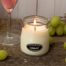 Milkhouse Candle Co. TEJHÁZ GYERTYA Ünnepelj! illatgyertya KRÉM TÉRKÉS (142 g), gyertya