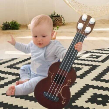 Mini ukulele gyermekeknek mackófej formájú hanglyukkal - sötét fa hatású mintával játékhangszer