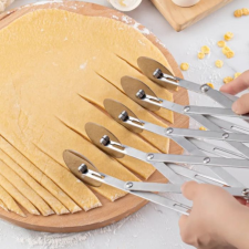 MK Home Állítható inox tésztavágó 5 soros konyhai eszköz
