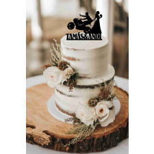  Motoros esküvői tortadísz gravírozott fából – névre szóló dekorációs kellék