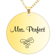 Mrs. Perfect medál lánccal, választható több formában és színben medál