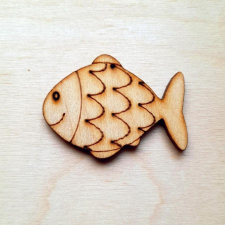  Natúr fa pikkelyes hal, mérete: 5x5 cm dekorációs kellék