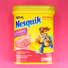 Nesquik Strawberry Powder eper ízű italpor 266g üdítő, ásványviz, gyümölcslé